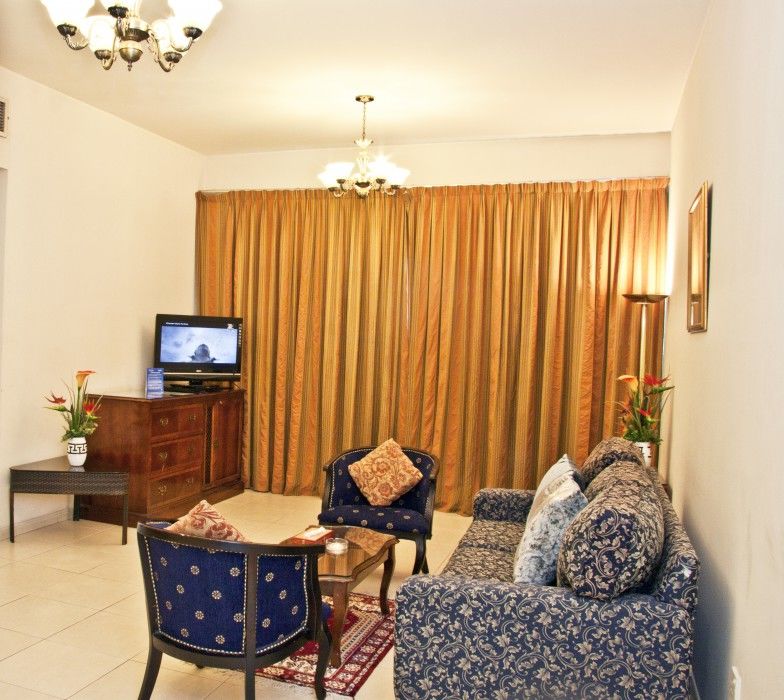 Ramee Guestline 2 Hotel Apartments Dubái Exterior foto